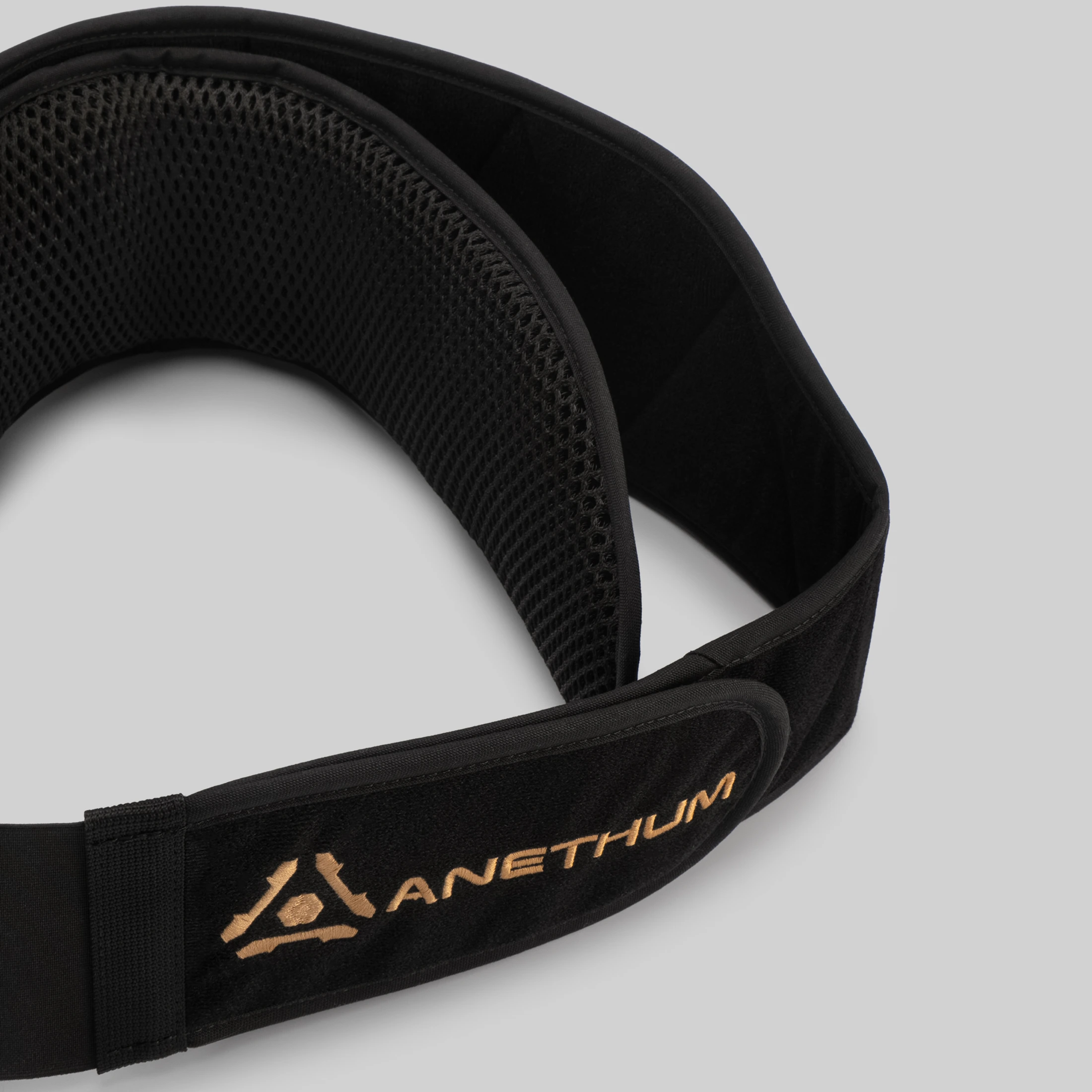 Вишитий логотип Anethum на спорядженні